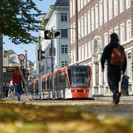 Explore The City! I 500m To Torget I Self Check-in Apartment *