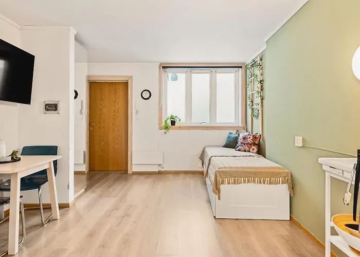 Explore The City! I 500m To Torget I Self Check-in Apartment